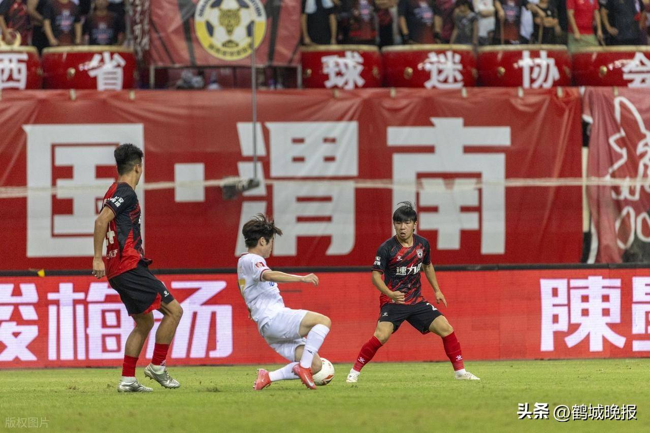 今晚突围战来临,成都蓉城围绕国王杯主帅复盘,球迷炸锅,数据趋势出现新变化 今晚突围战来临,成都蓉城围绕国王杯主帅复盘,球迷炸锅,数据趋势出现新变化