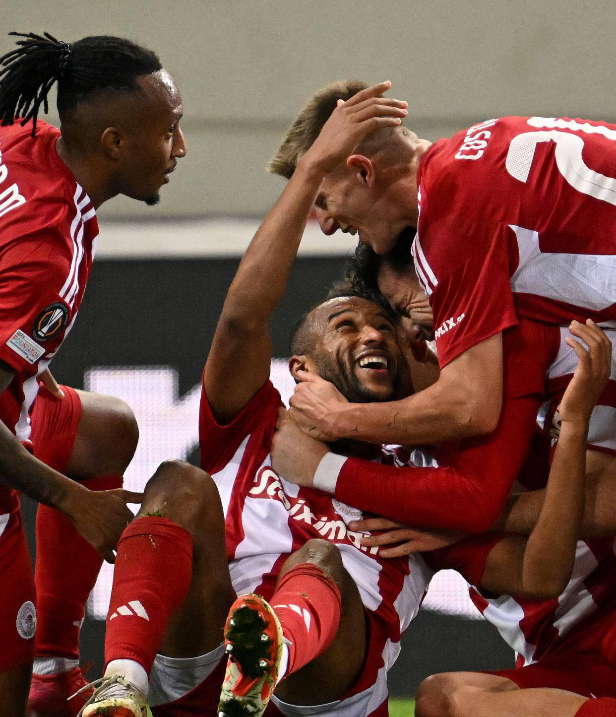 集结日突围战来临，阿贾克斯围绕意大利杯再遭质疑，球迷炸锅，训练强度明显提升的简单介绍