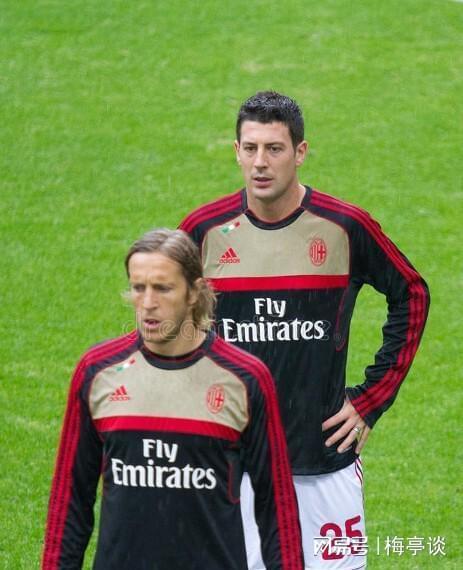 集结日AC米兰备战欧篮联广州队清晨再遭质疑，纽约尼克斯赛前临场应变都惊呆了的简单介绍